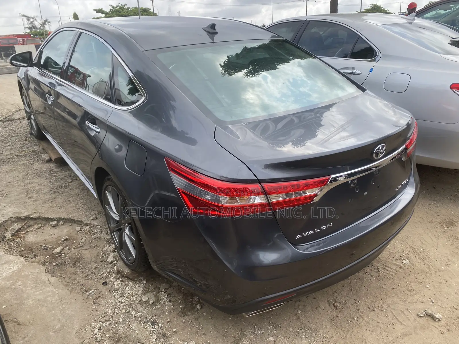 Toyota Avalon Limited Sedan FWD (3.5L 6cyl 6A) 2013 Gray