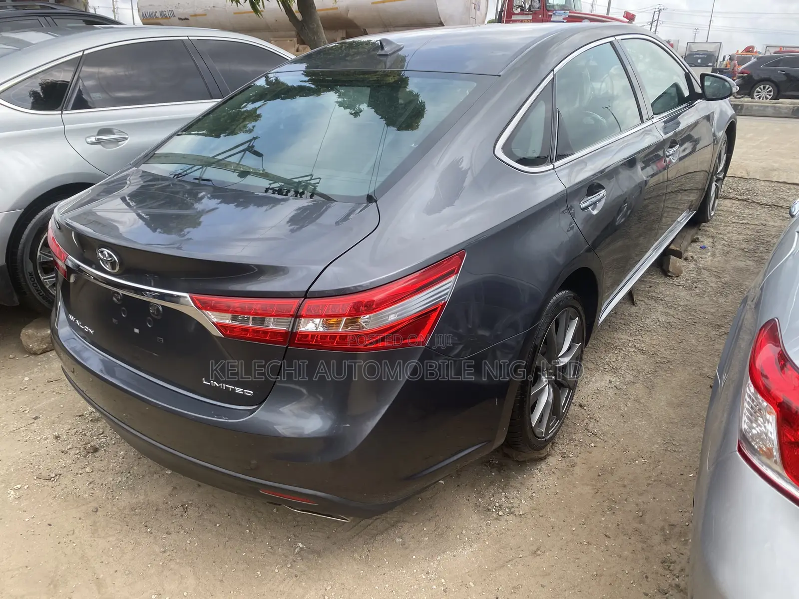 Toyota Avalon Limited Sedan FWD (3.5L 6cyl 6A) 2013 Gray
