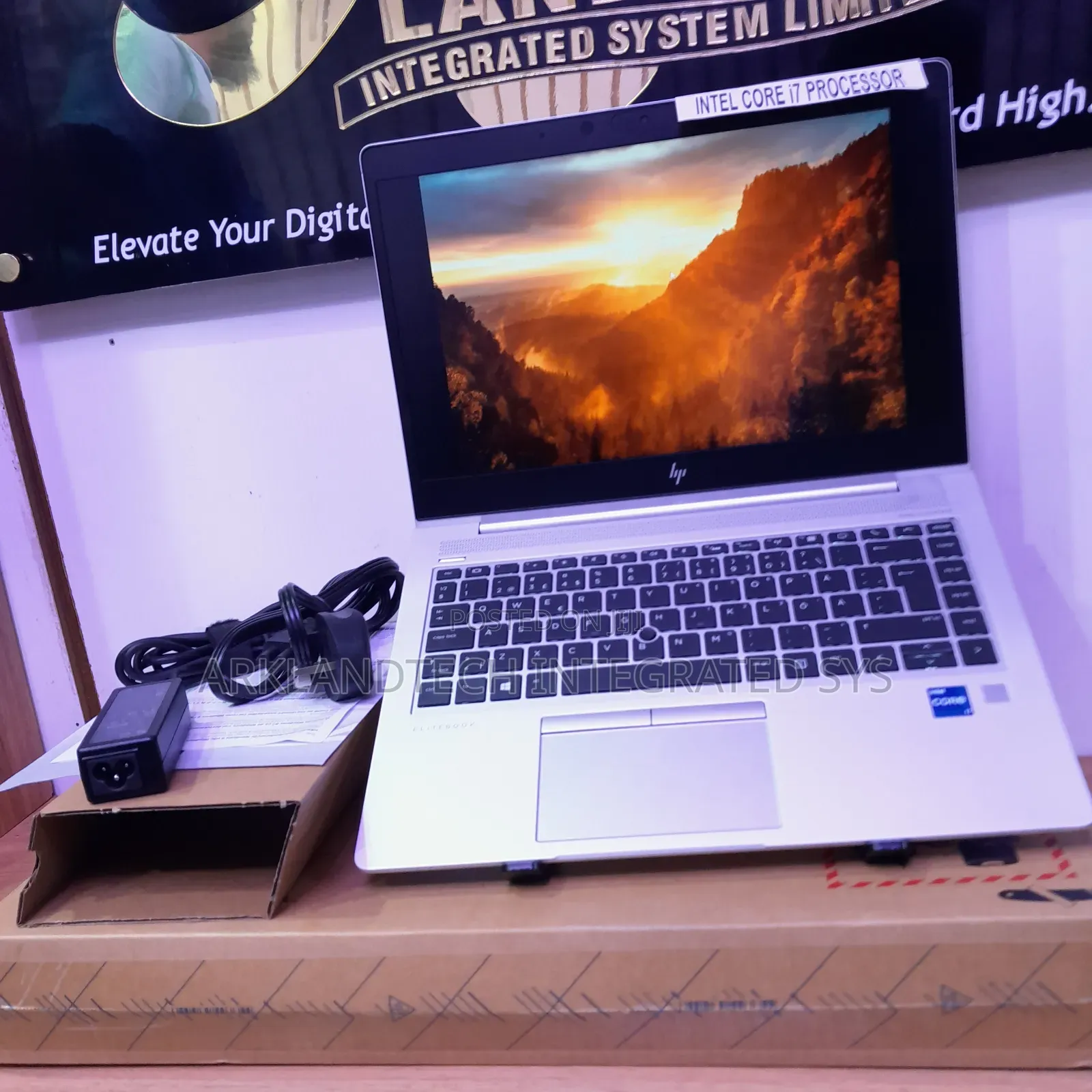 New Laptop HP EliteBook 8570P 16GB Intel Core I7 SSD 256GB