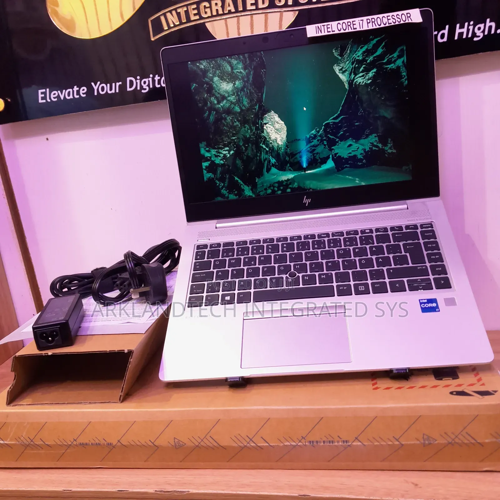 New Laptop HP EliteBook 840r G4 12GB Intel Core I7 SSD 256GB