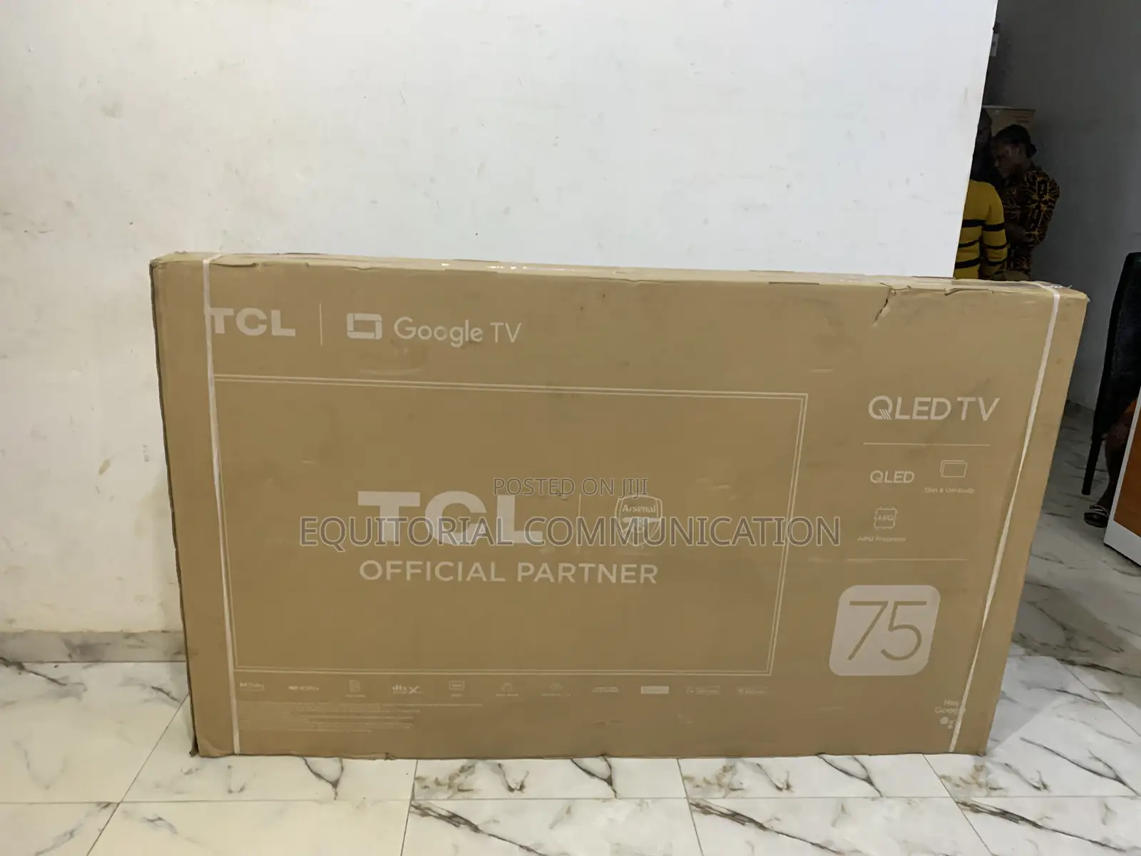 Vibrant 75" TCL Qled Smart Tv - Perfect for Movie Nights!
