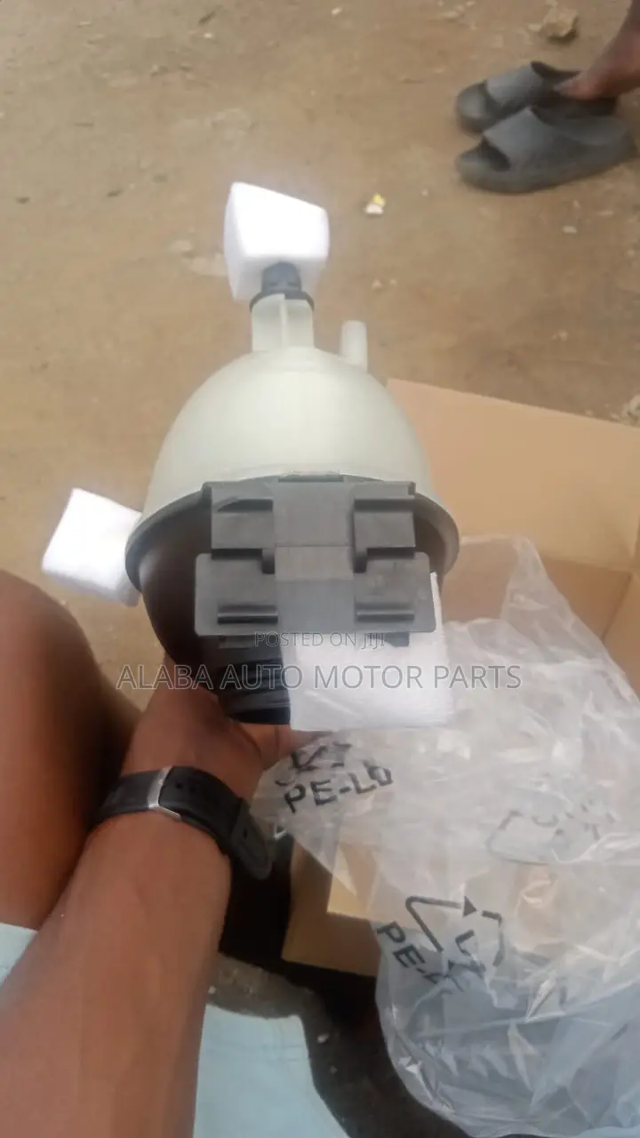 Mercedes Benz and BMW Water Can 204,205,Glk and Gle