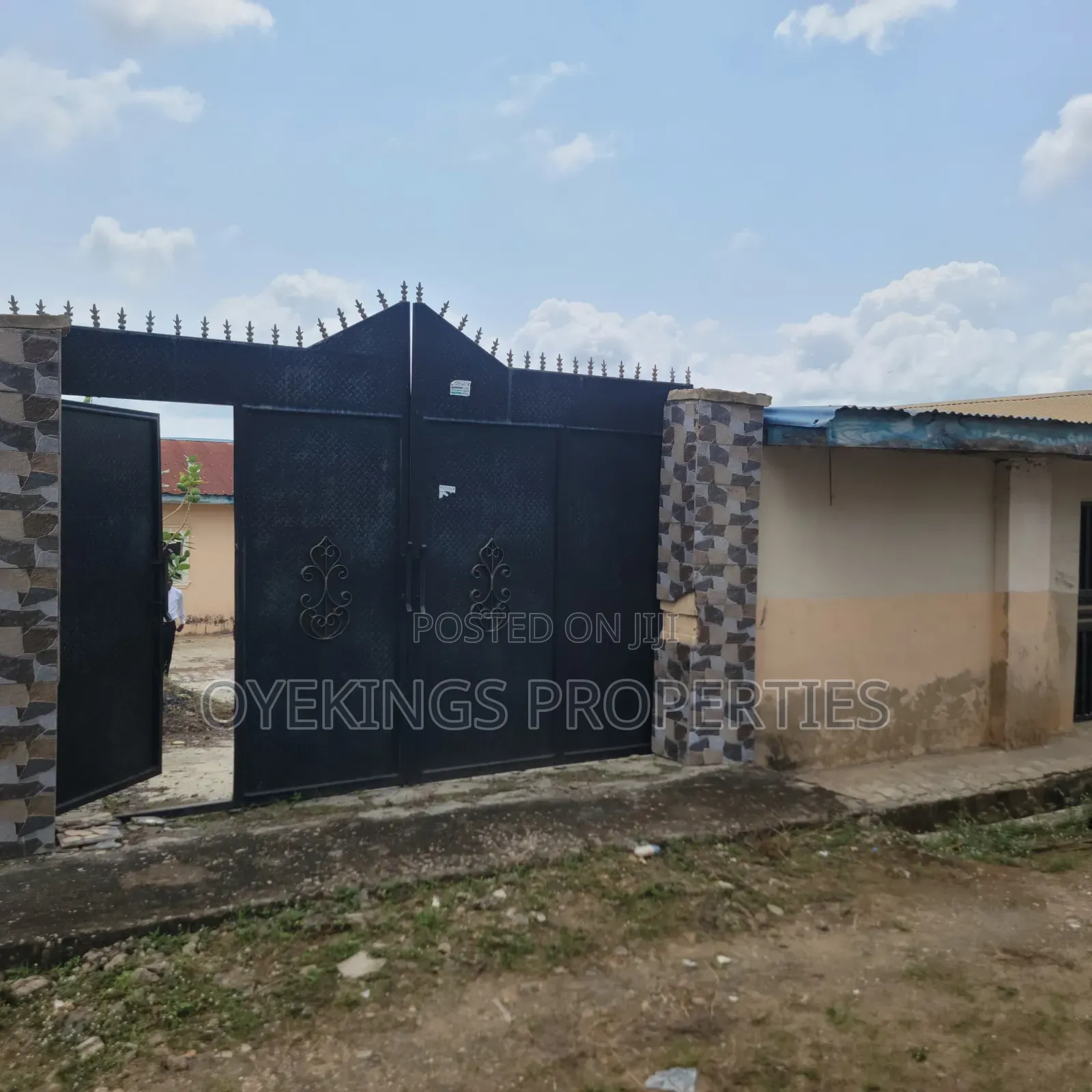 3bdrm Bungalow in Behind Bovas, Akala Express for sale