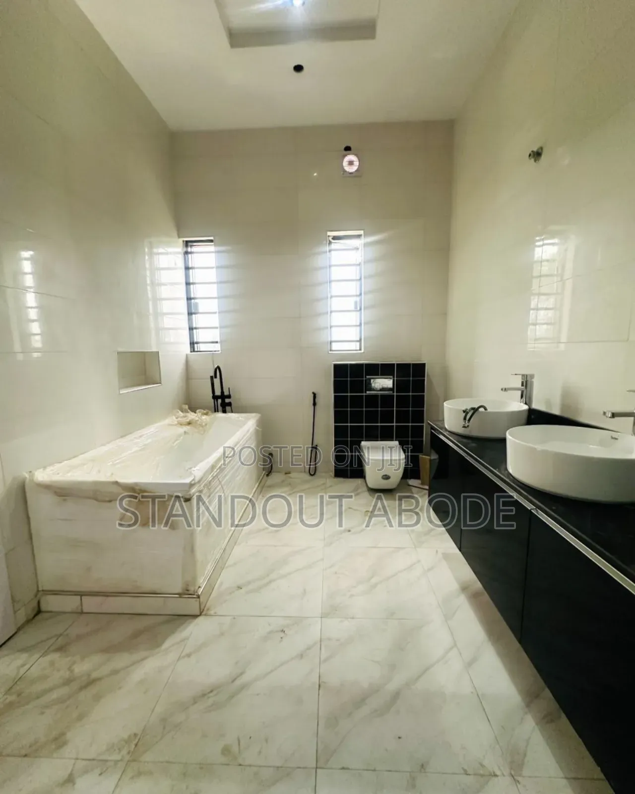 4bdrm Duplex in Inside An Estate, Ikeja GRA for sale