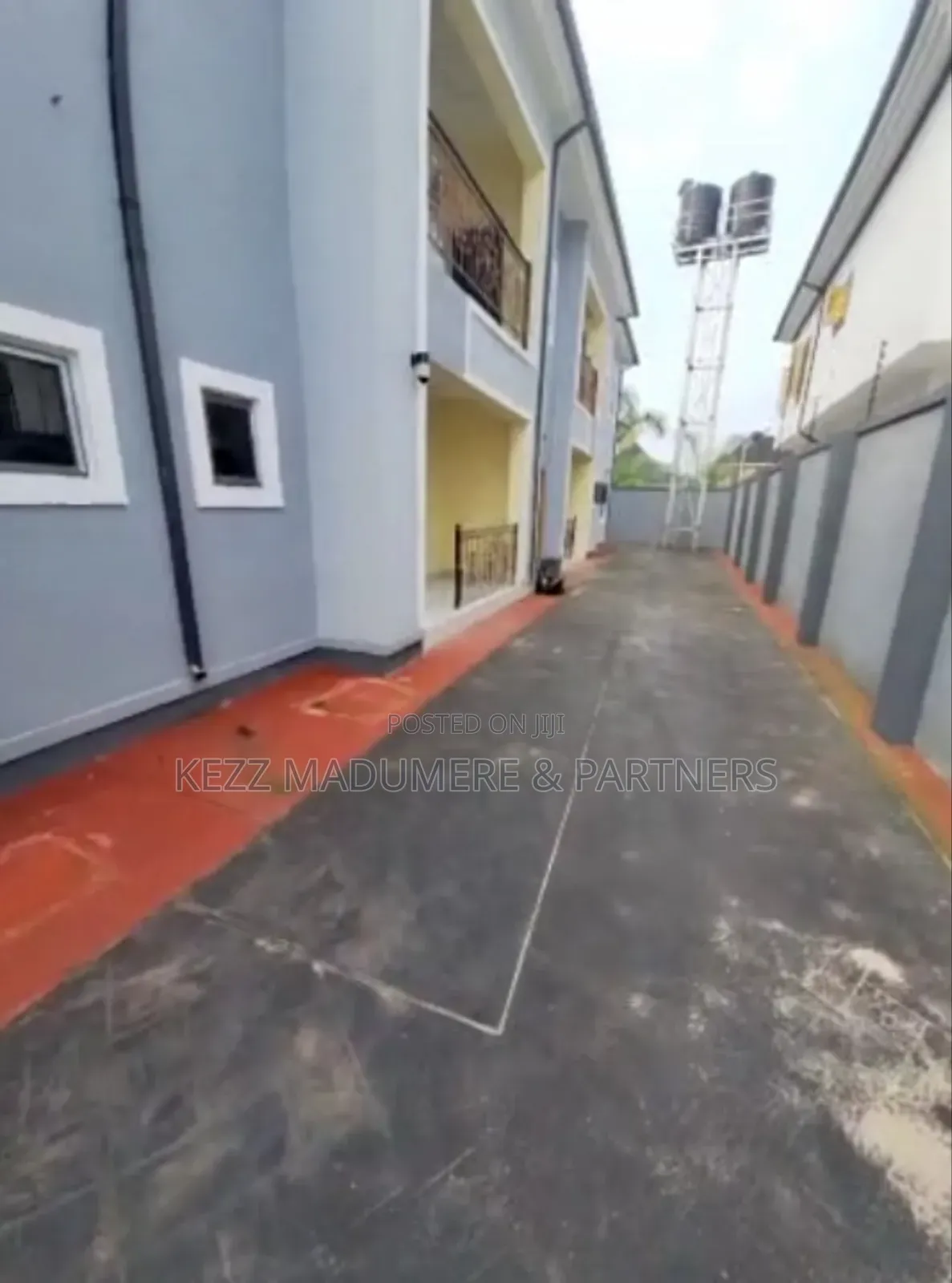 3bdrm Block of Flats in Gated Estate Sars for rent