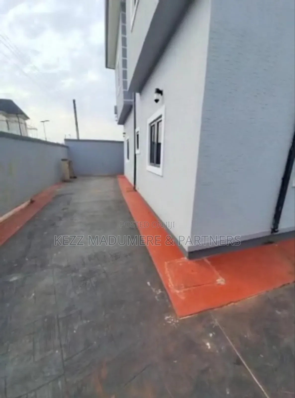 3bdrm Block of Flats in Gated Estate Sars for rent