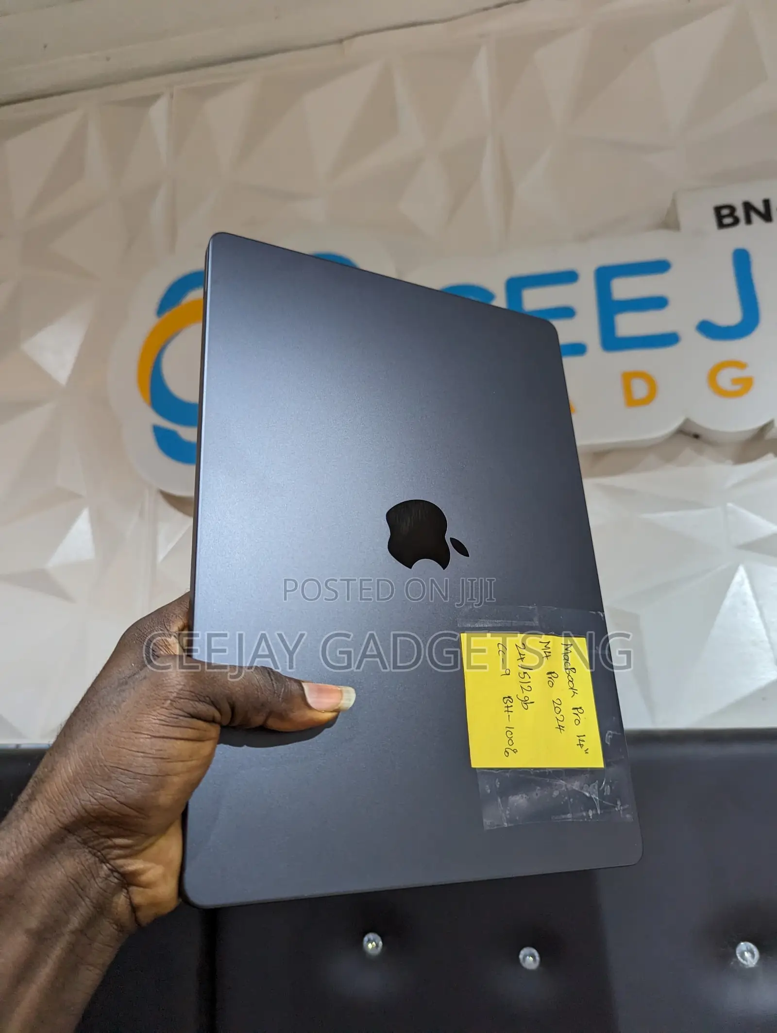 Apple MacBook Pro 2024 M4 Pro 14-Inch 24GB Apple M4 Pro SSD 512GB