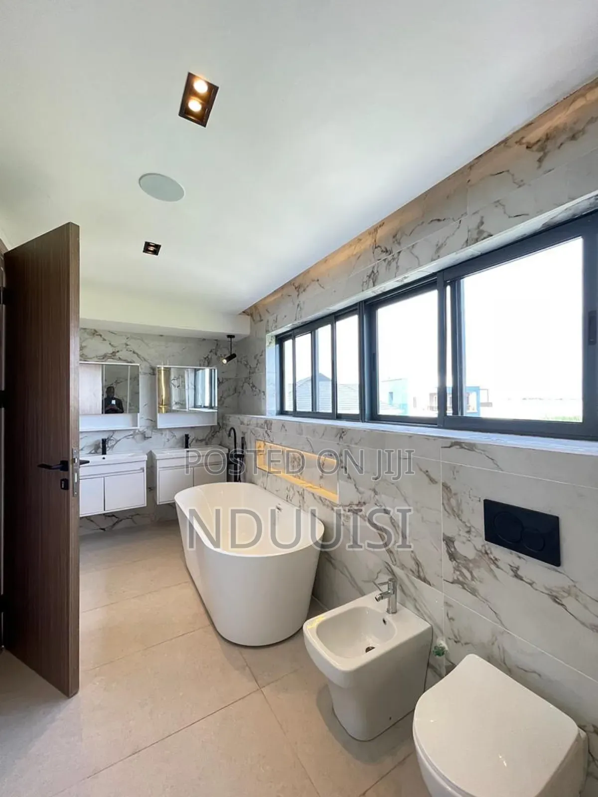 5bdrm Duplex in Ikate for sale