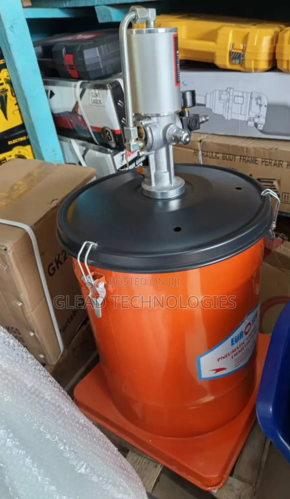 Pneumatic Grease Pump.