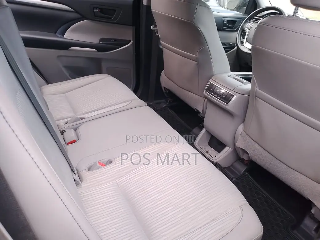 Toyota Highlander LE Plus 4dr SUV AWD (3.5L 6cyl 6A) 2015 Black