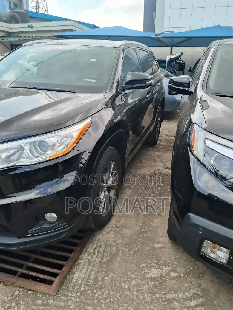 Toyota Highlander LE Plus 4dr SUV AWD (3.5L 6cyl 6A) 2015 Black