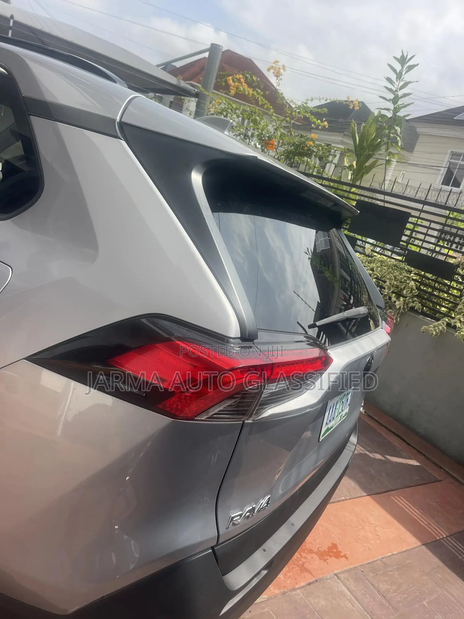 Book Your Professional Gps Tracker, Tyre Sealant Services