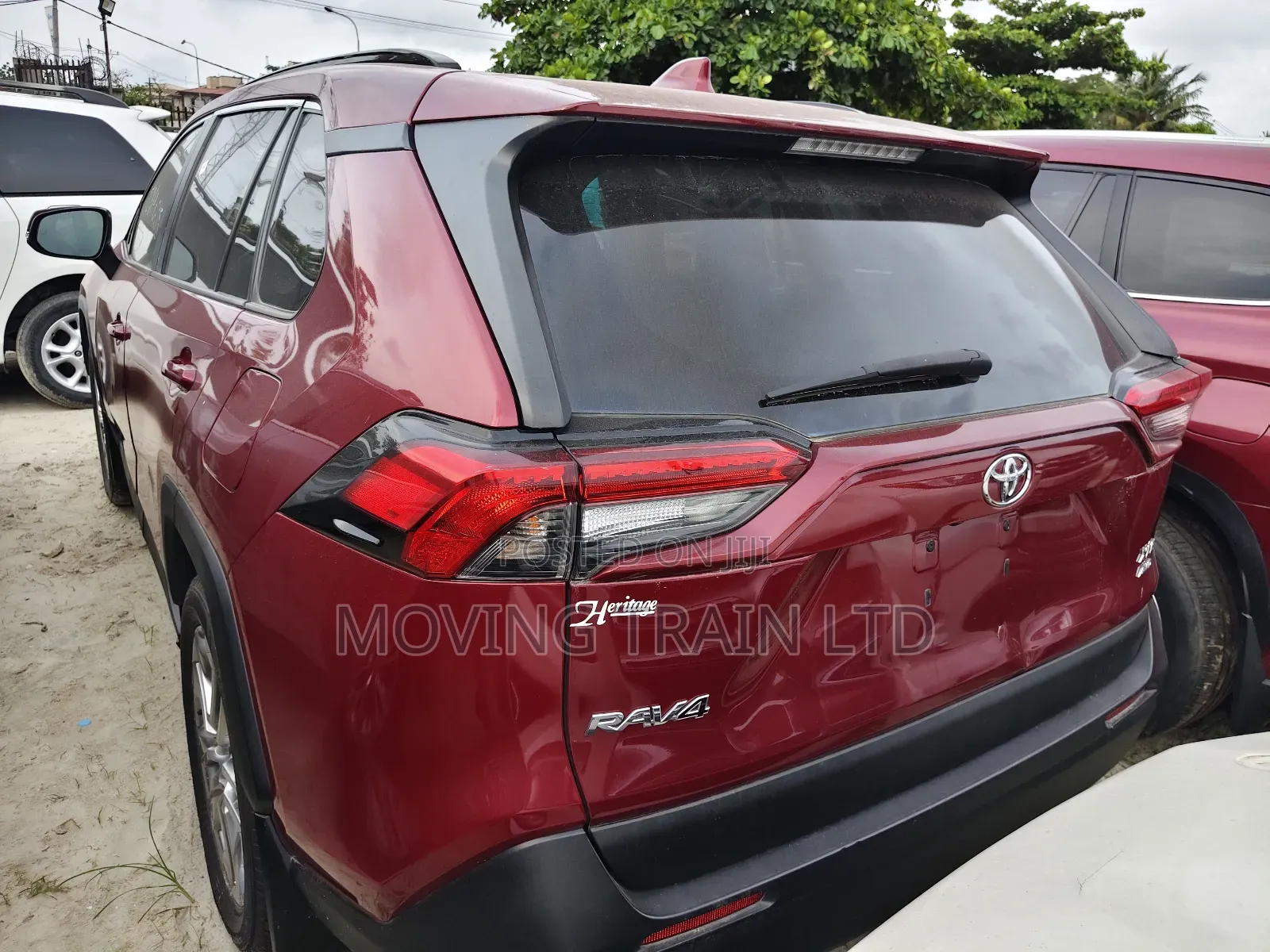 Toyota RAV4 XLE 2021 Red