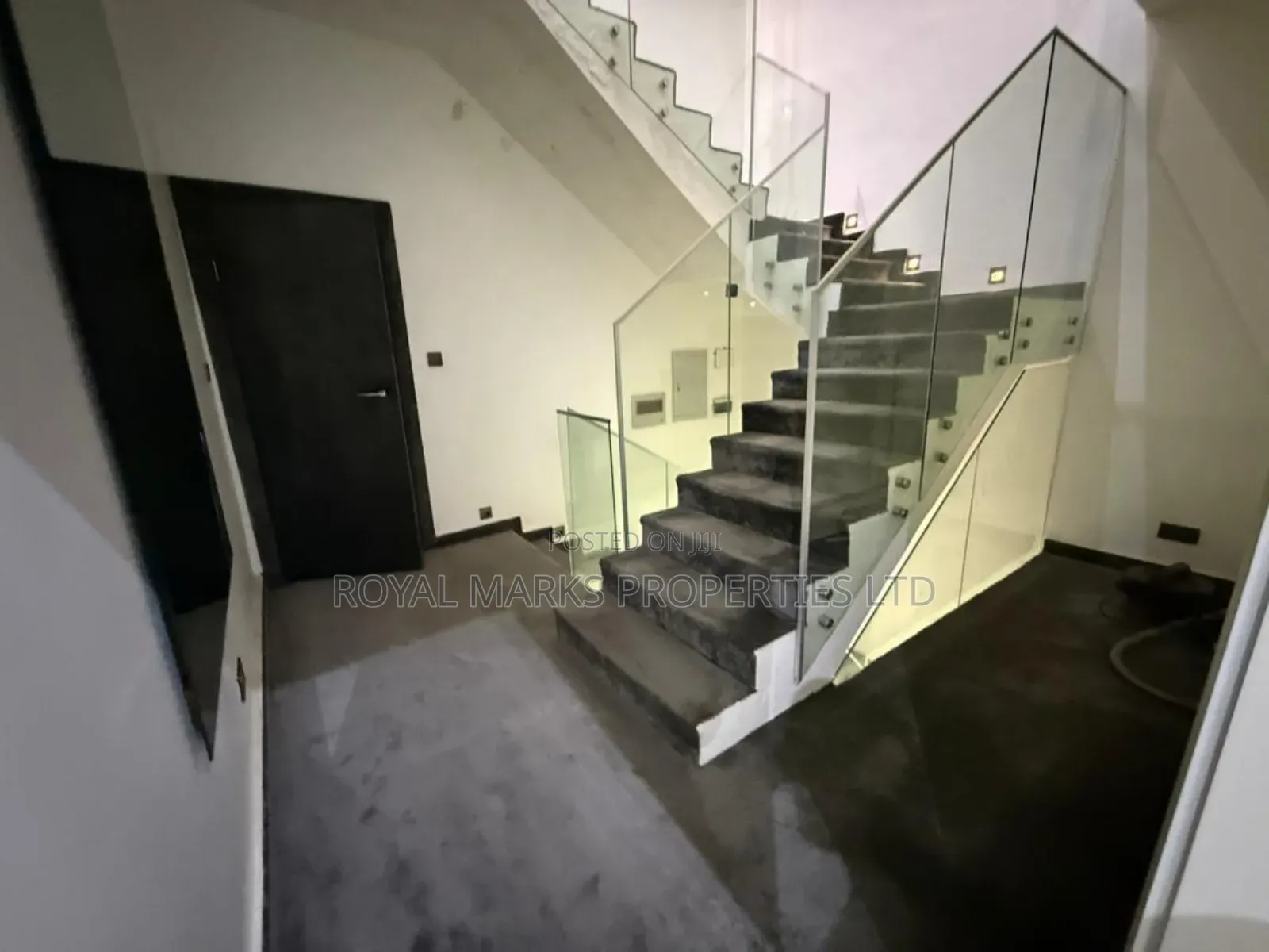 4bdrm Townhouse / Terrace in Jahi for rent