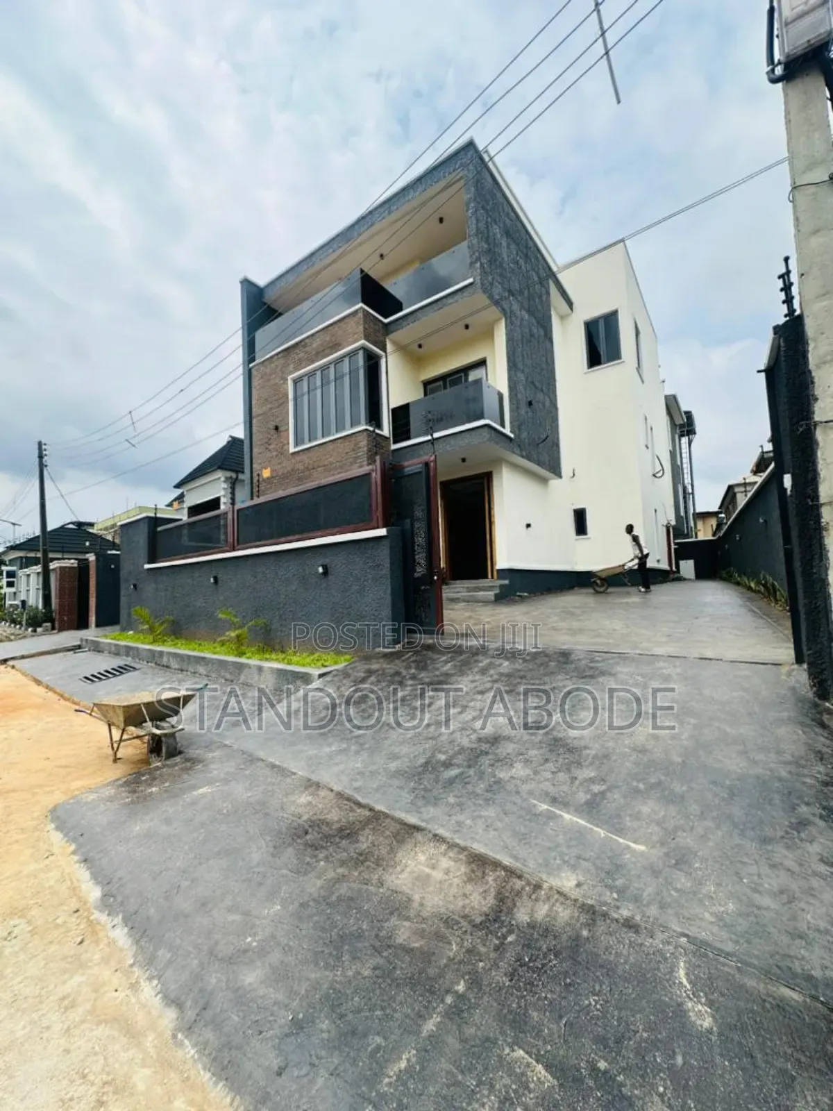 5bdrm Duplex in Inside An Estate, Adeniyi Jones for sale