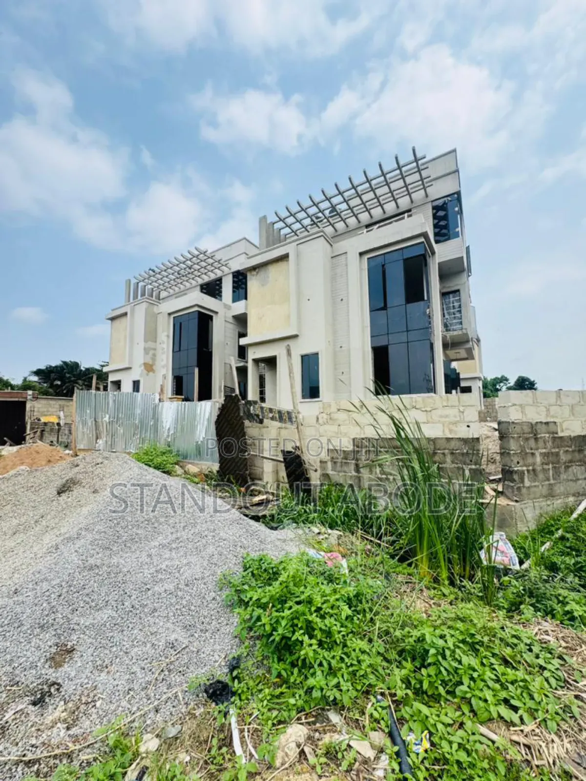 4bdrm Duplex in In A Gated Estate, Surulere for sale