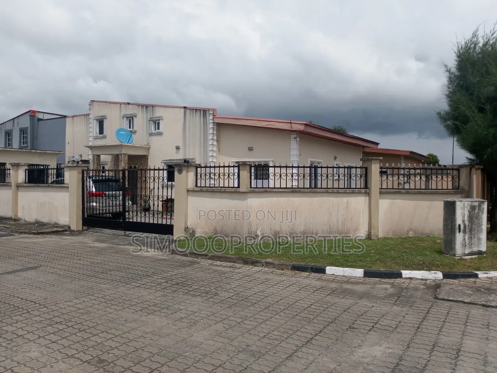 3bdrm Bungalow in Mayfair Gardens, Awoyaya for sale