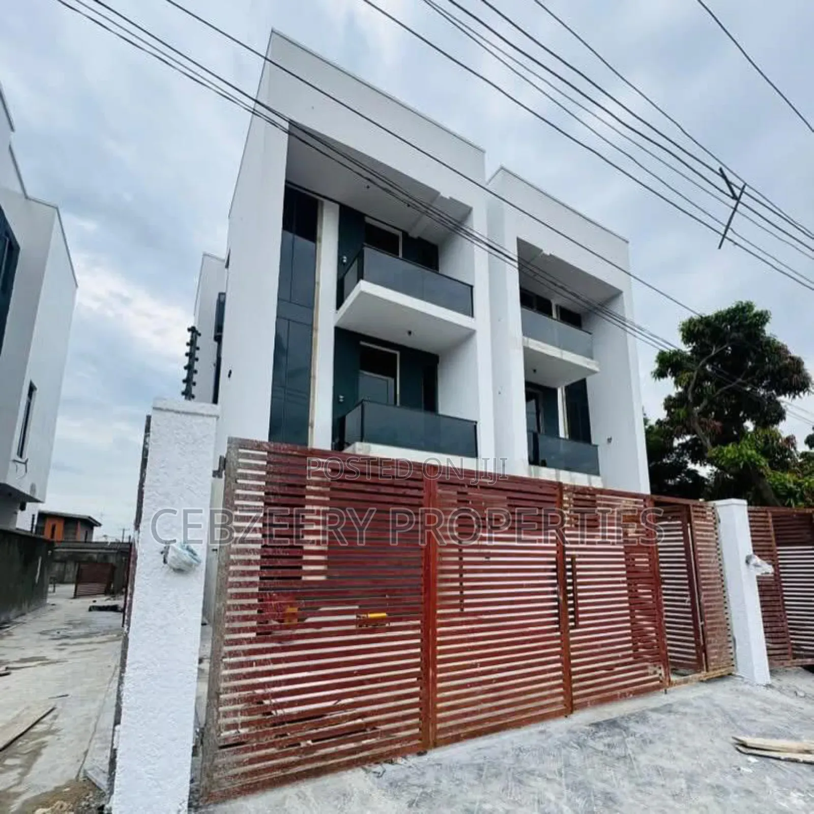 5bdrm Duplex in Adeniyi Jones for rent