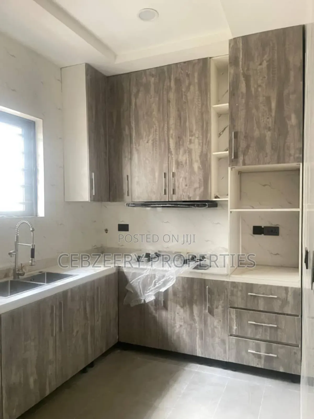 3bdrm Apartment in GRA Phase 2 Shangisha for sale