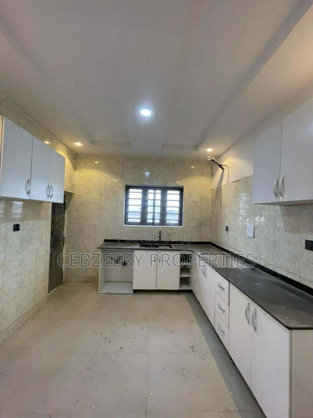 3bdrm Apartment in Ikeja for sale