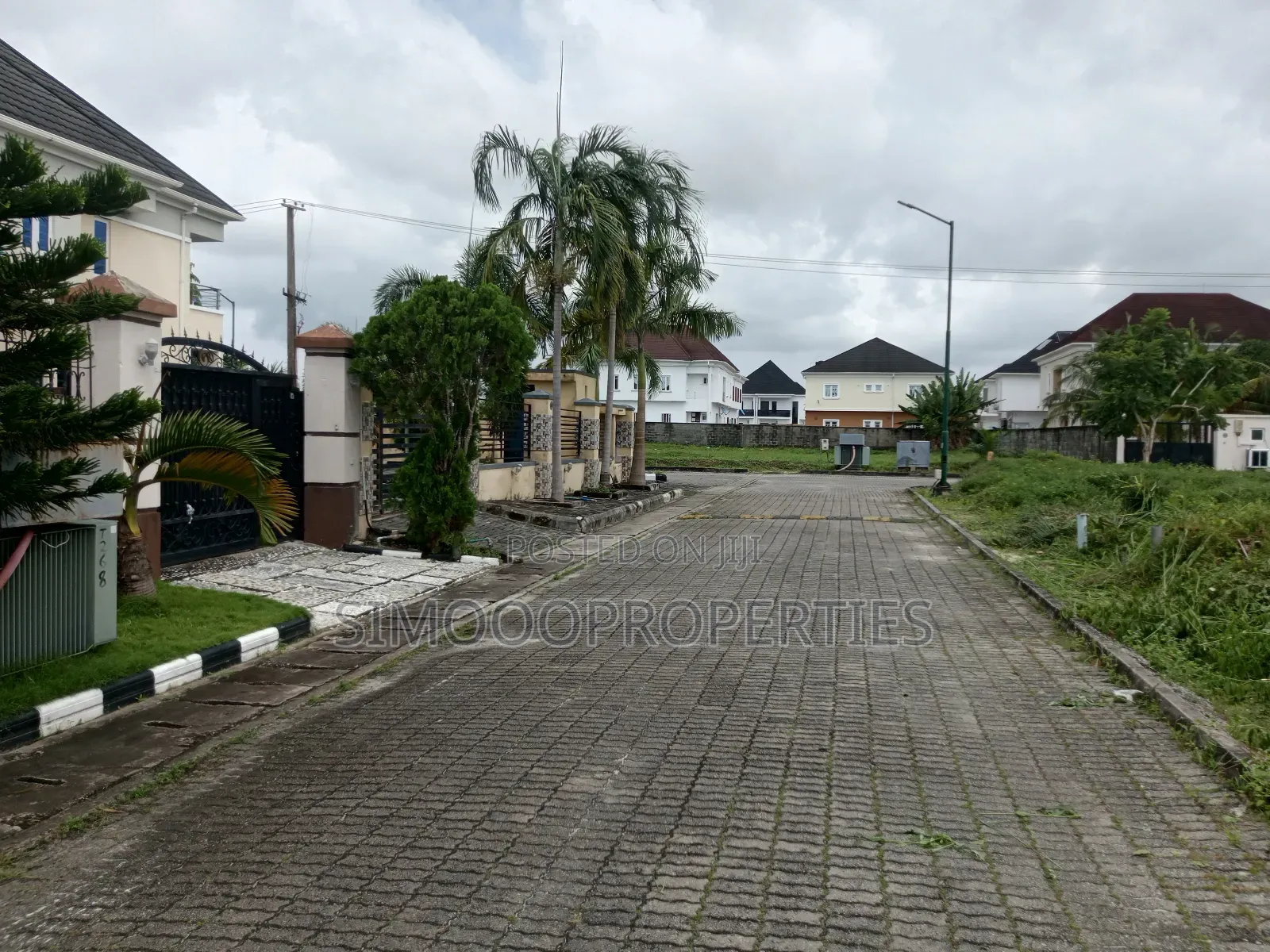450sqm of Dry Front Plot for Sale Inside Mayfair Gardens Estates