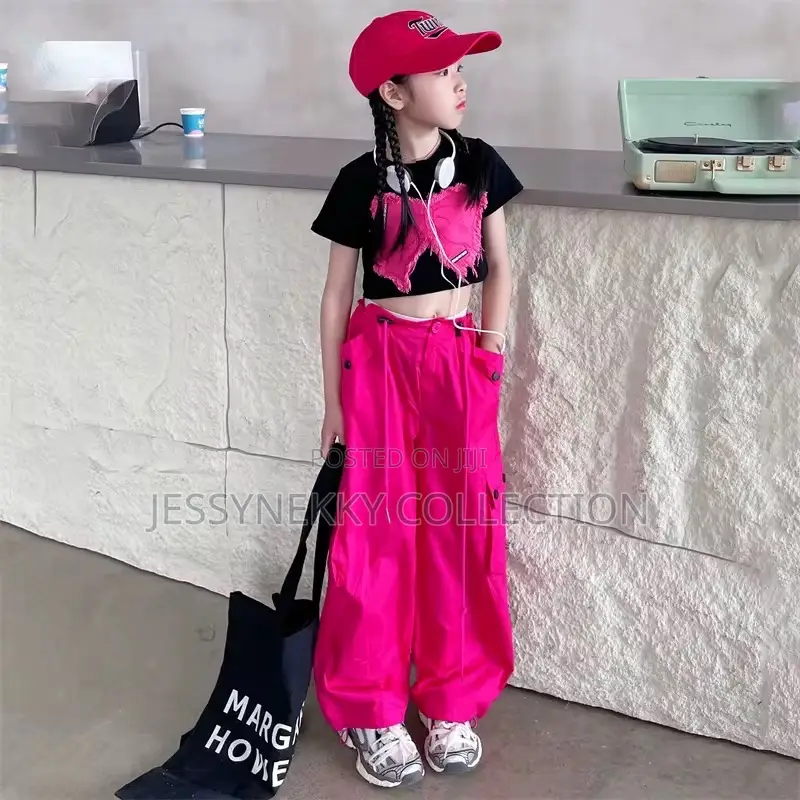 Luxurious Girls Cargo Pants With Crop Top
