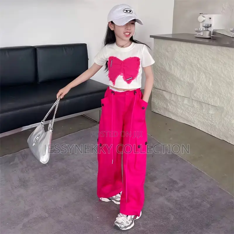 Luxurious Girls Cargo Pants With Crop Top