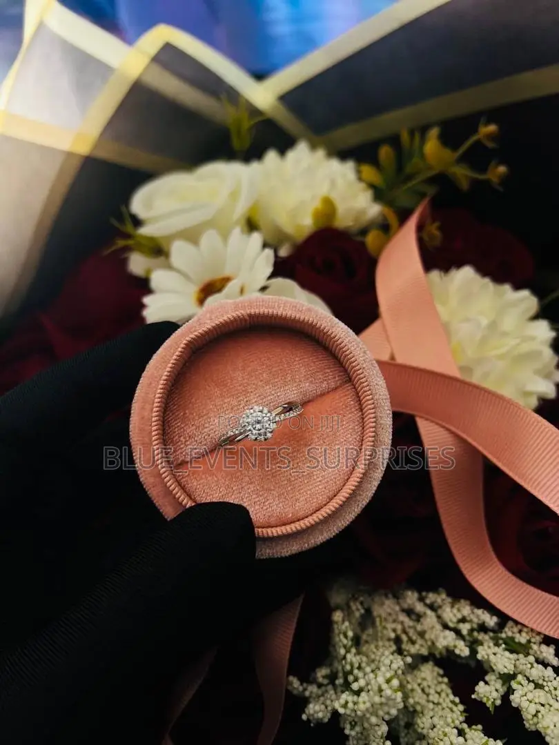 Moissanite Diamond Engagement Proposal Ring