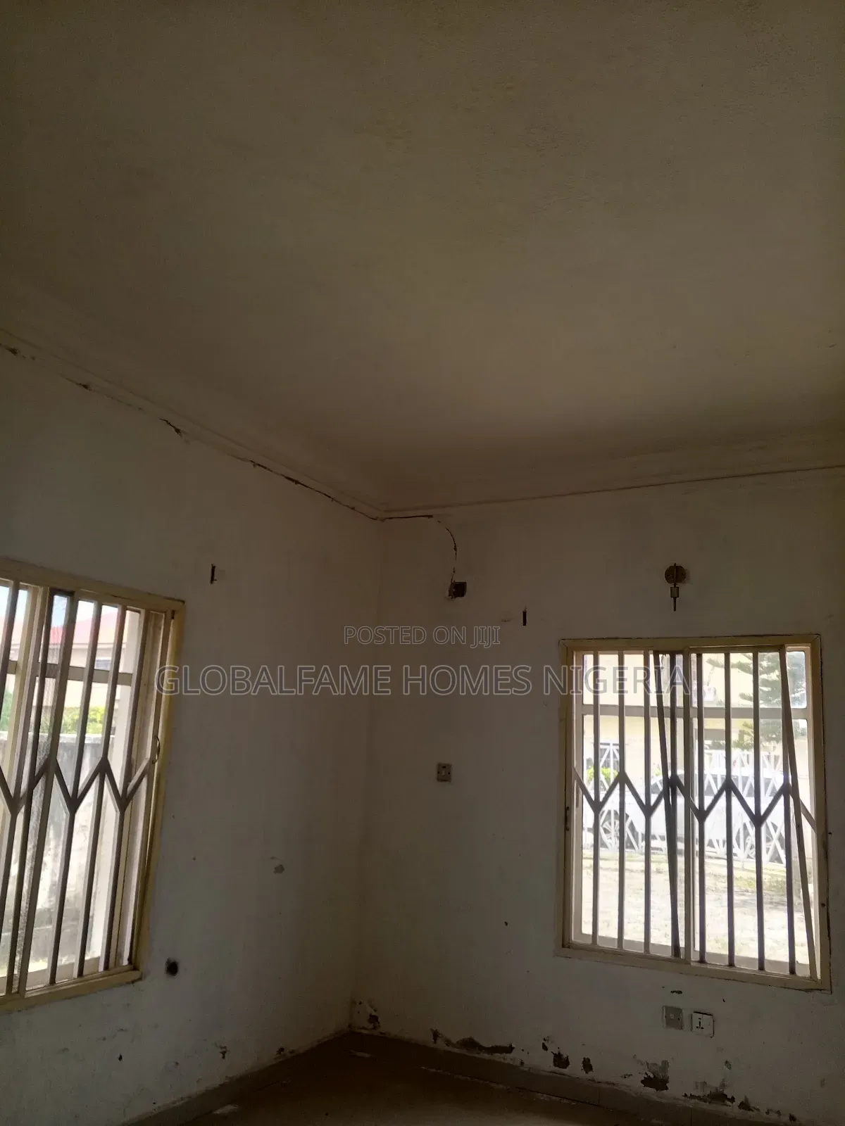 4bdrm Duplex in Crown Estate for sale