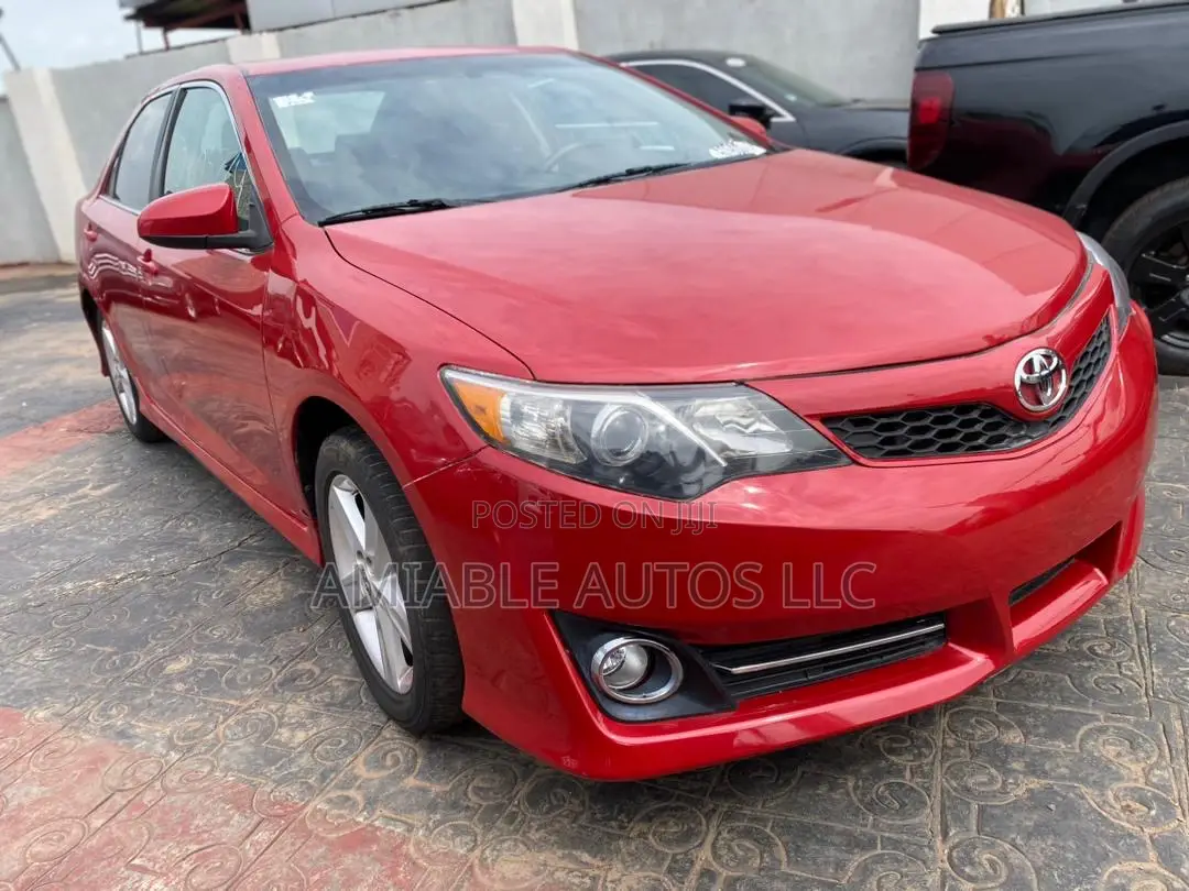 Toyota Camry SE 4dr Sedan (2.5L 4cyl 6A) 2012 Red