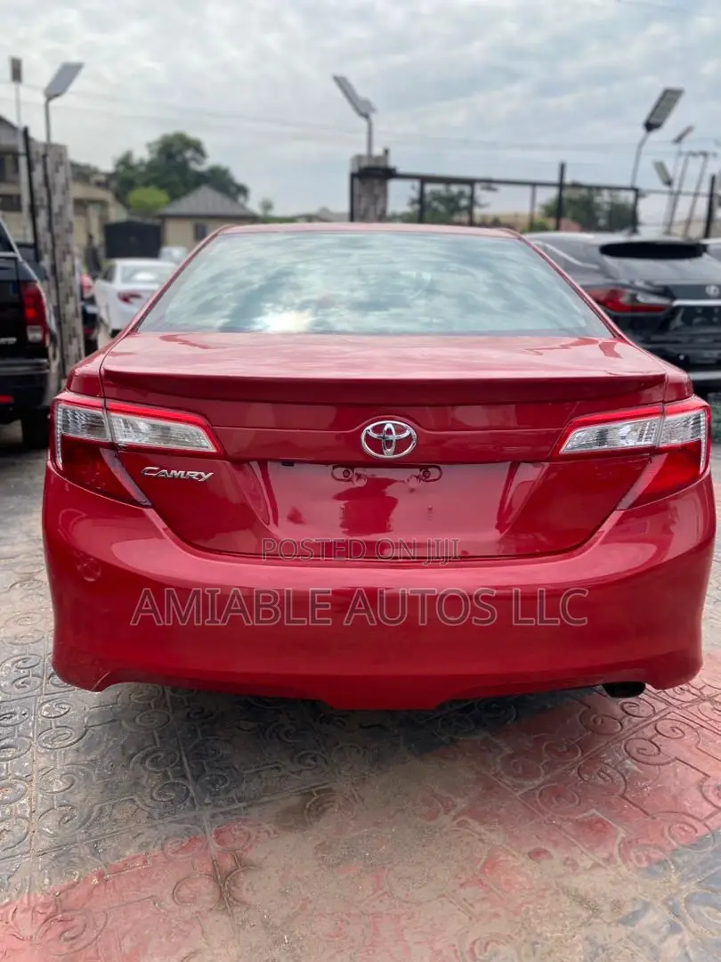 Toyota Camry SE 4dr Sedan (2.5L 4cyl 6A) 2012 Red