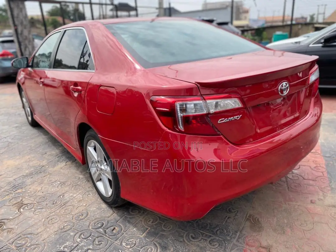 Toyota Camry SE 4dr Sedan (2.5L 4cyl 6A) 2012 Red