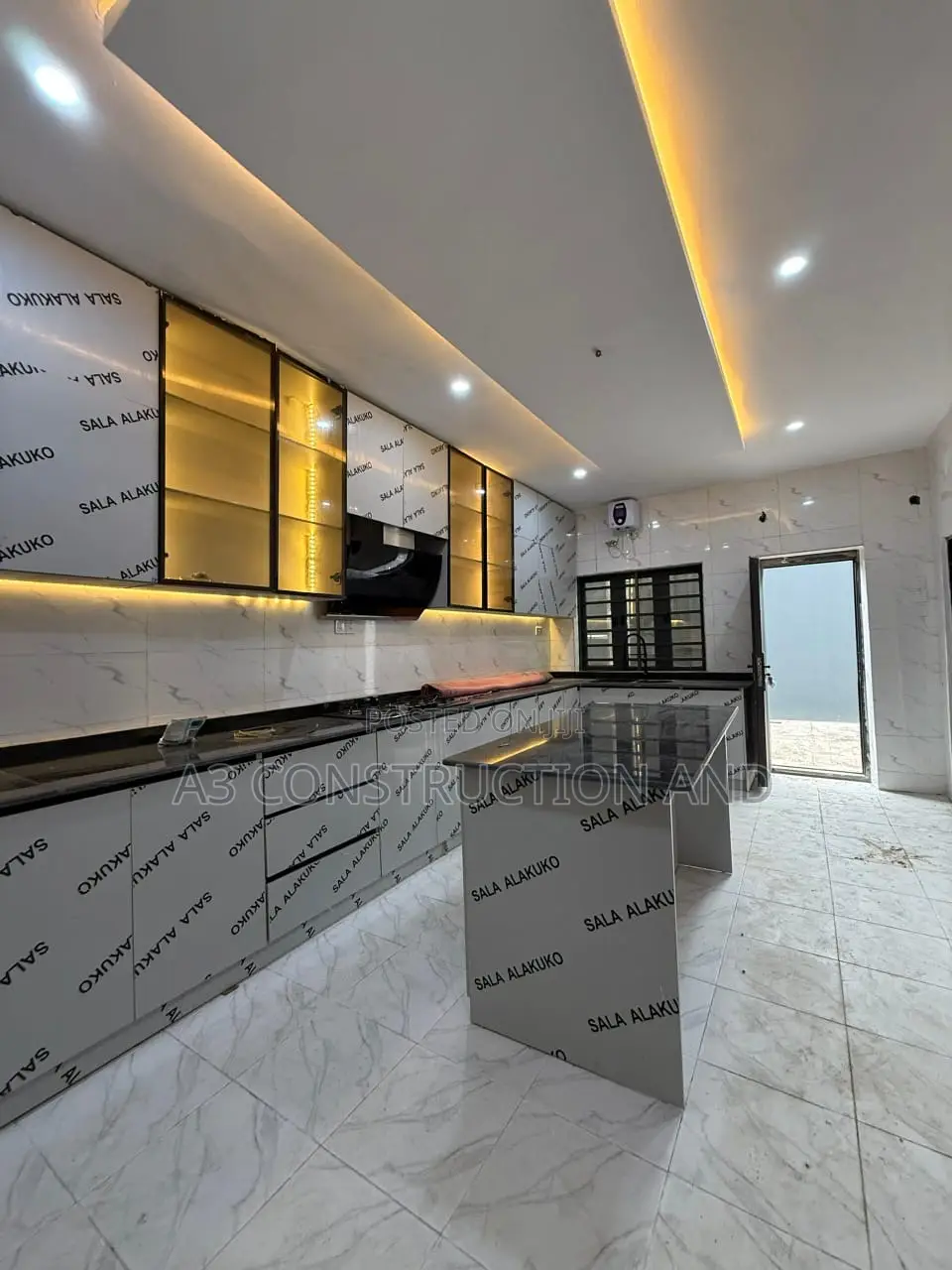 5bdrm Duplex in Omolayo Estate, Akobo for sale