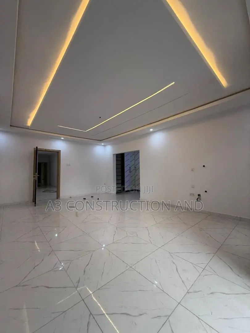 5bdrm Duplex in Omolayo Estate, Akobo for sale