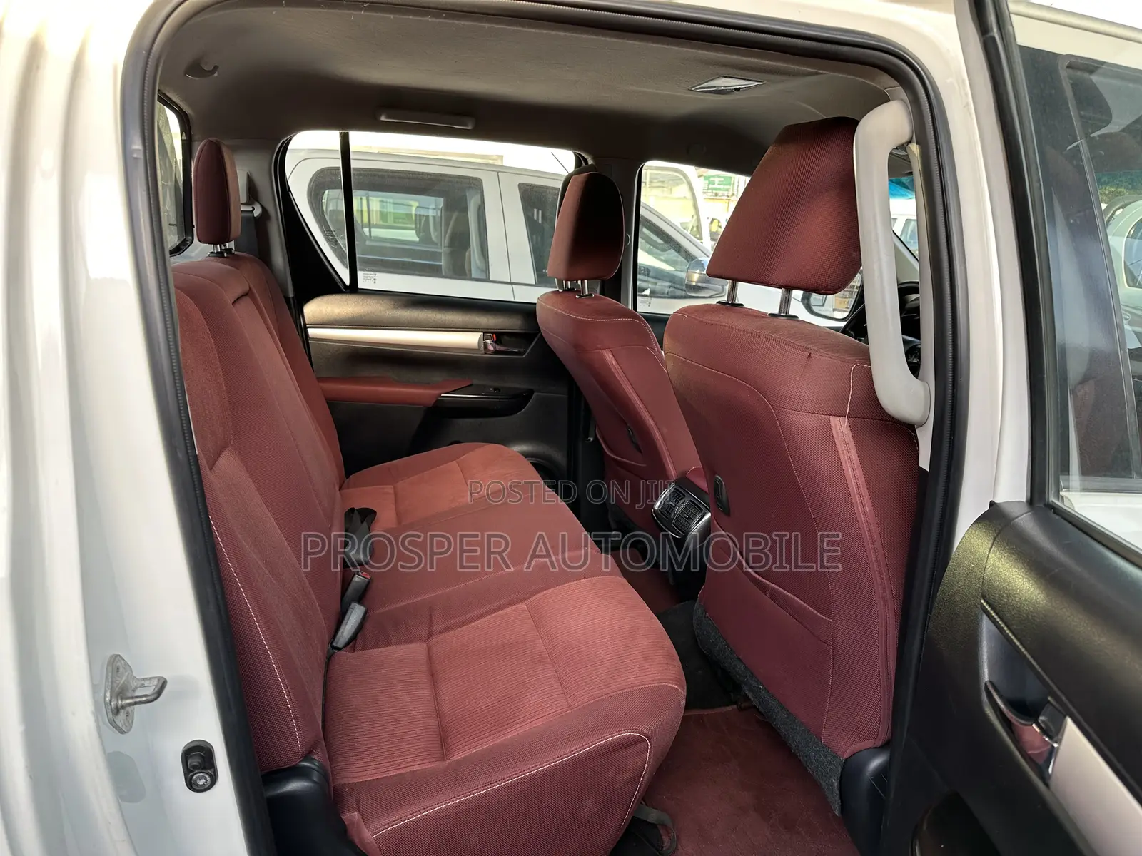 Toyota Hilux SR5 4x4 2016 White