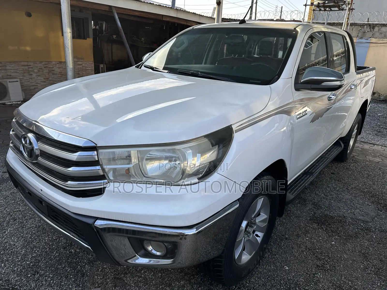 Toyota Hilux SR5 4x4 2016 White