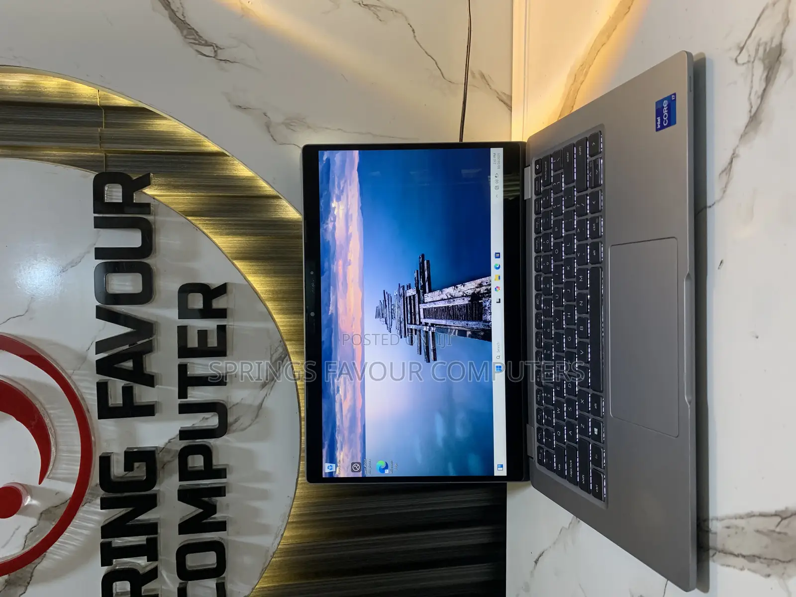 Laptop Dell Latitude 5320 16GB Intel Core i7 SSD 512GB
