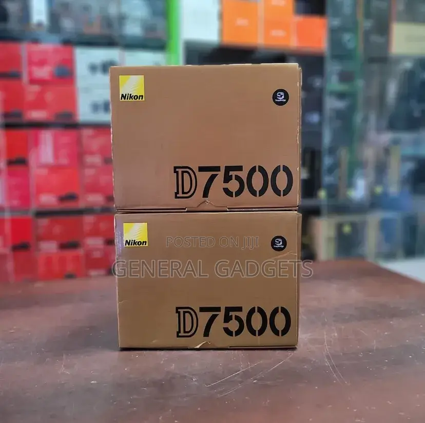 Nikon D7500 With 18-140mm