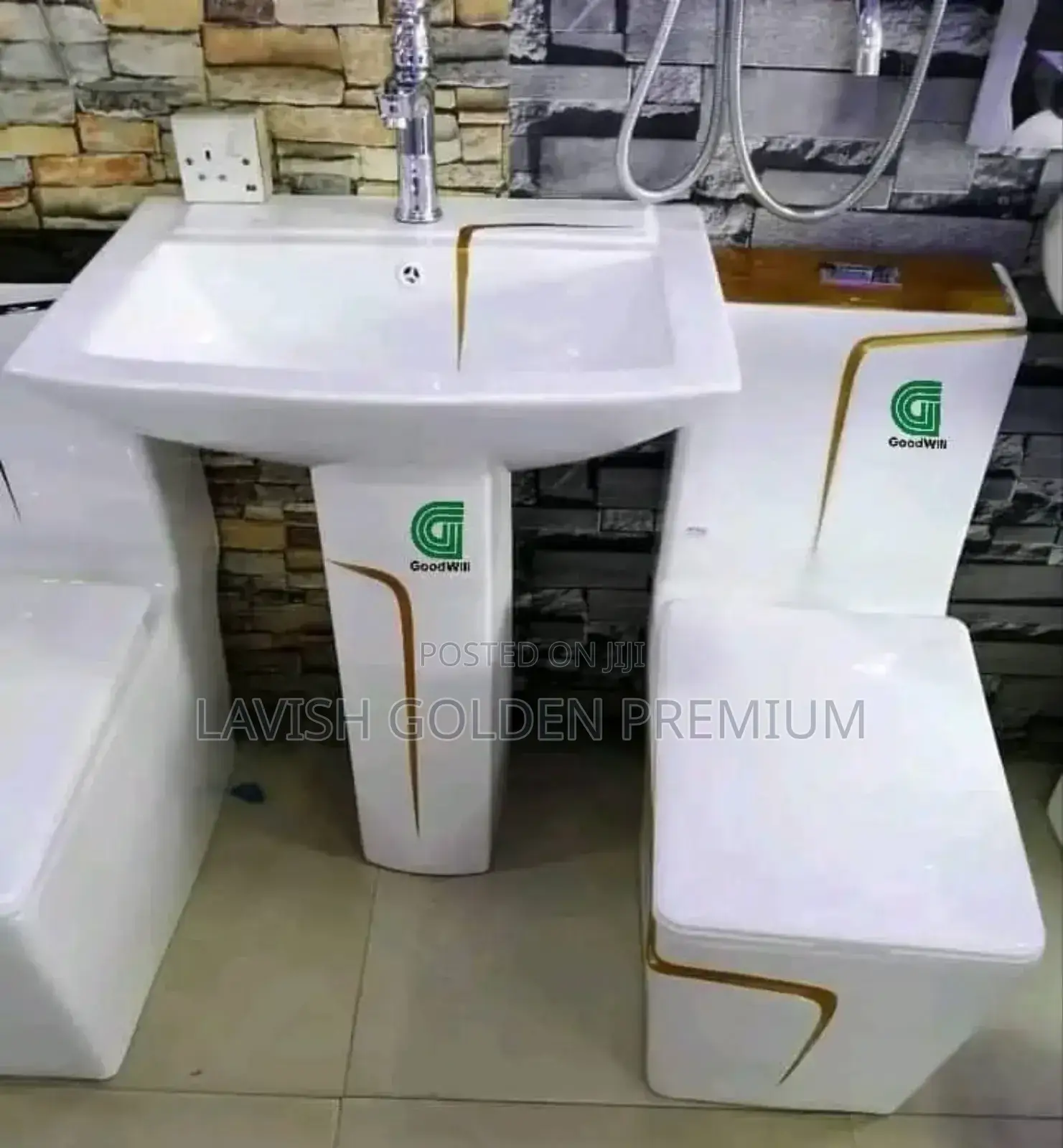 Toilet Seat With Wash Hand Basin White and Gold