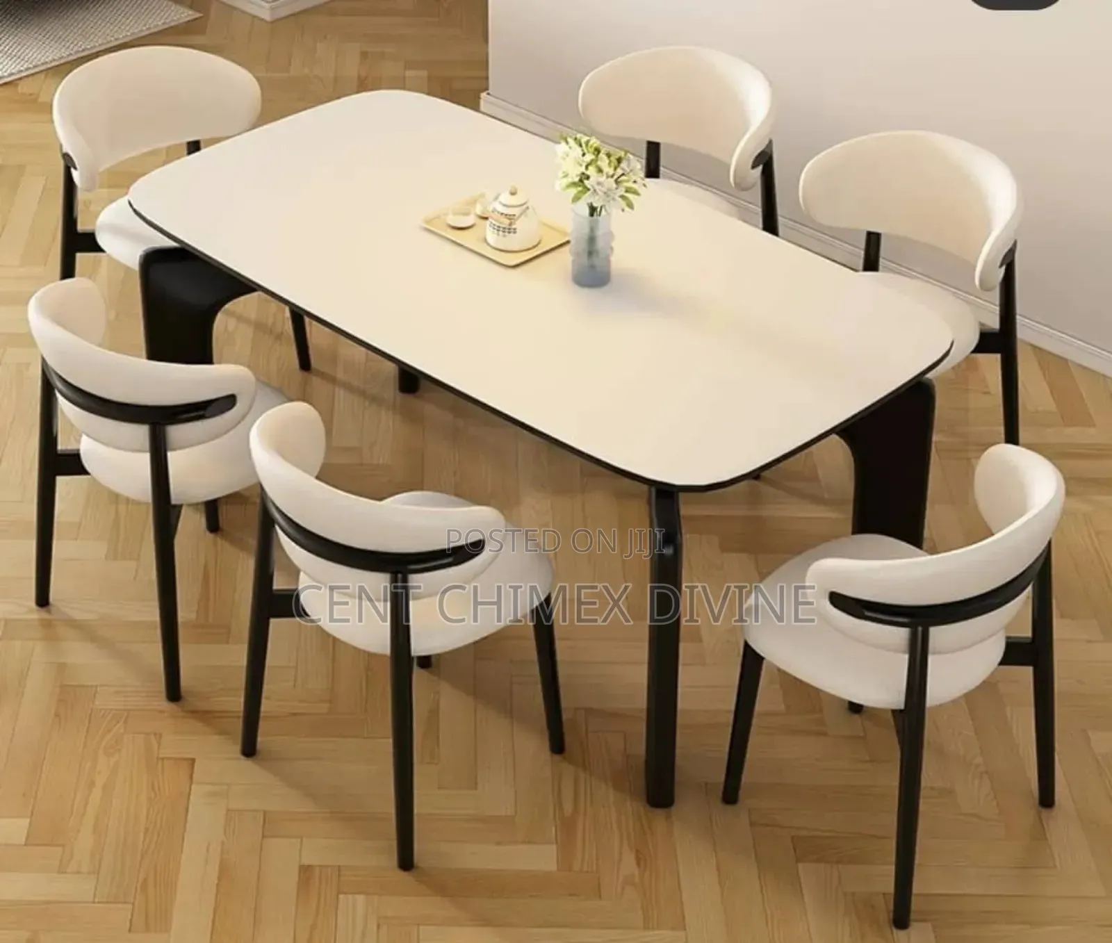 Adorable 6 Seater Dinning Set