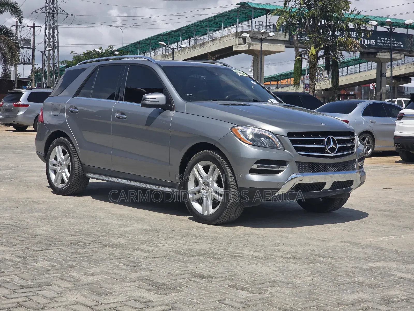 Mercedes-Benz M Class ML350 4MATIC 4dr SUV AWD (3.5L 6cyl 7A) 2015 Gray