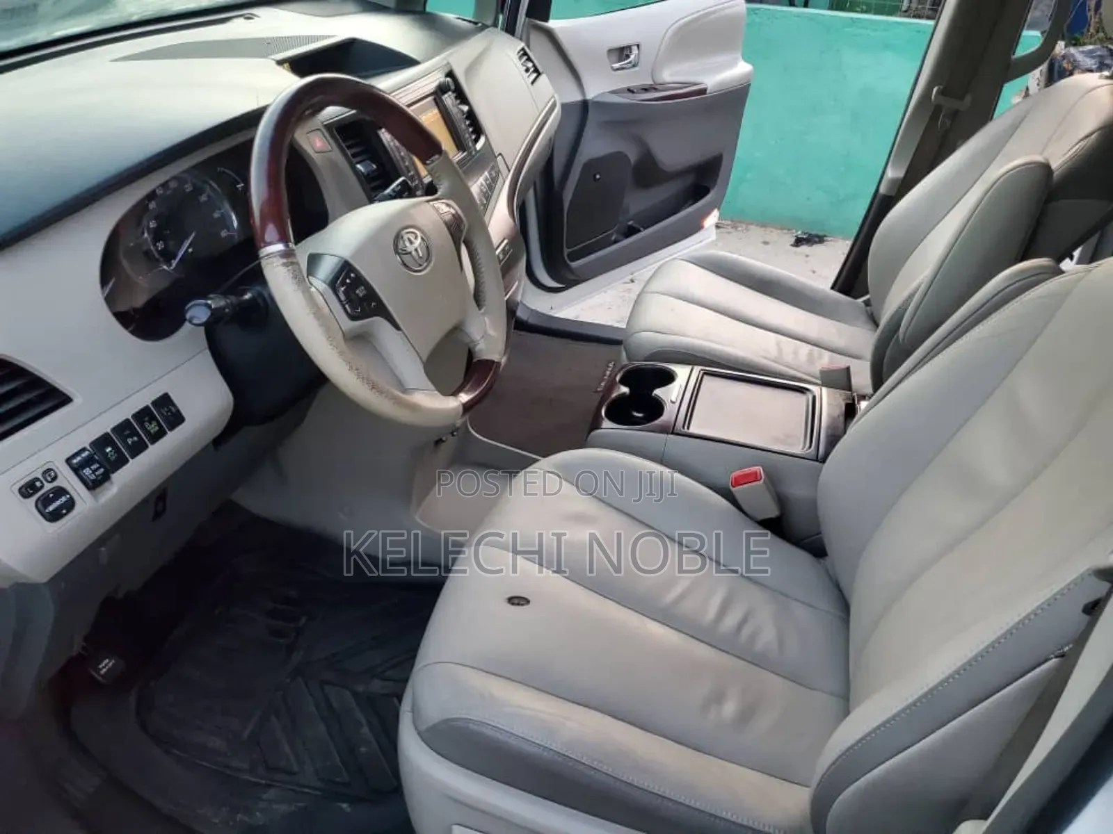 Toyota Sienna Limited AWD 7-Passenger 2013 White