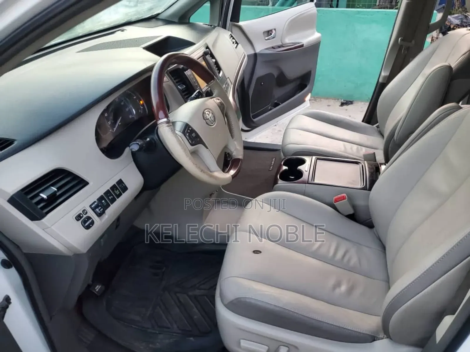Toyota Sienna Limited AWD 7-Passenger 2013 White