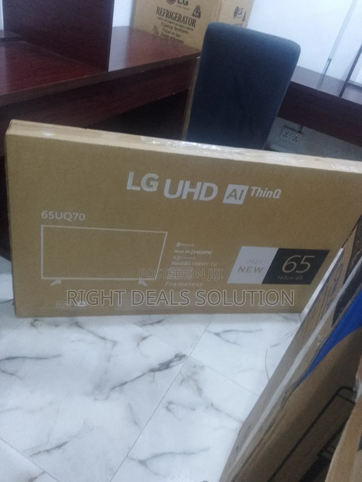 Lg 65" Smart Tv Bundle: Remote and Wall Mount Included