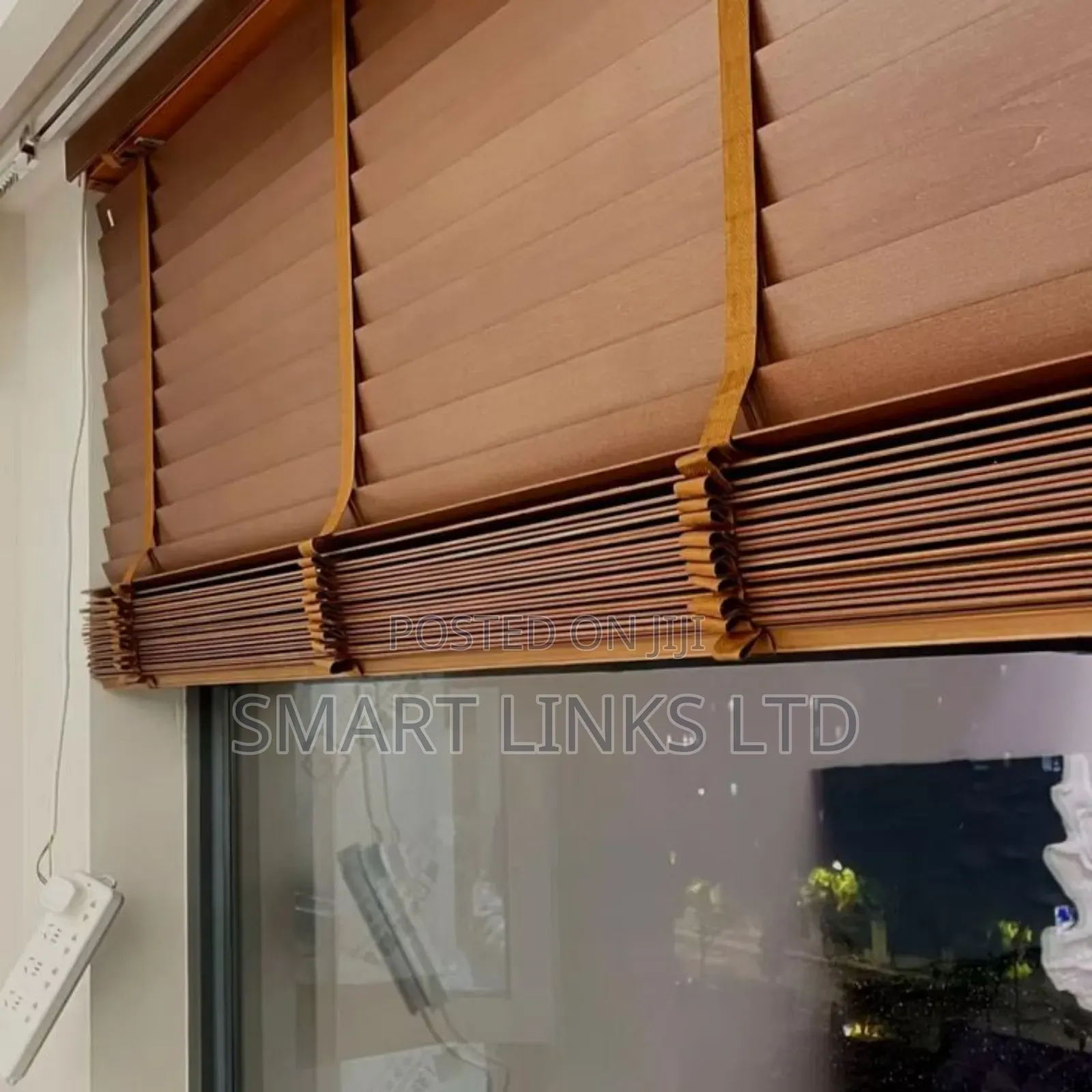 Luxury Wooden Venetian Blinds – Classic Interior Touch
