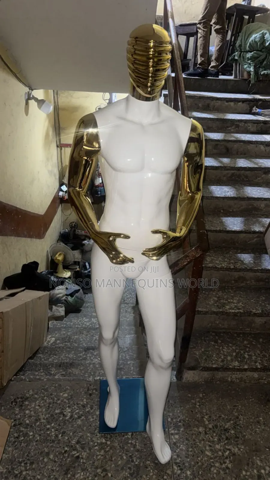 Small Head Spider Face White And Gold Chrome Male Mannequin