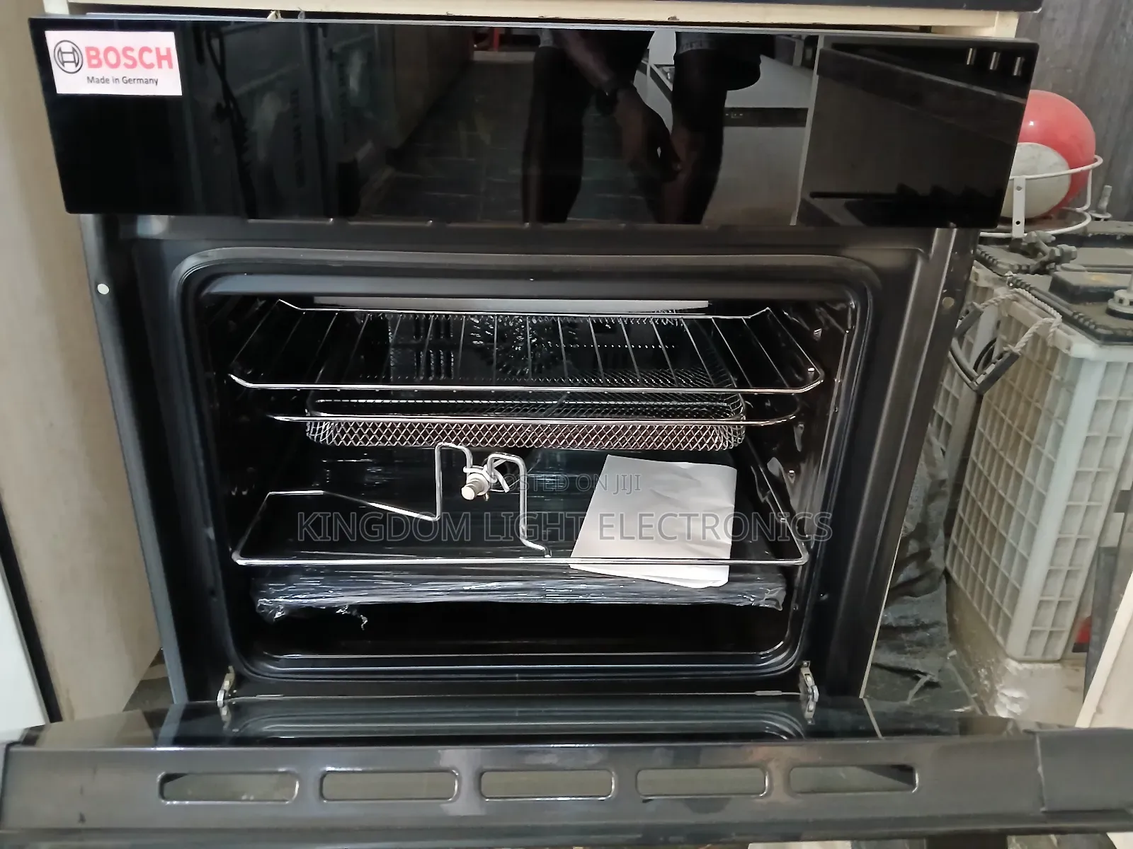 Bosch Inbuilt Oven With Air Fryer 60x60cm 100% Copper