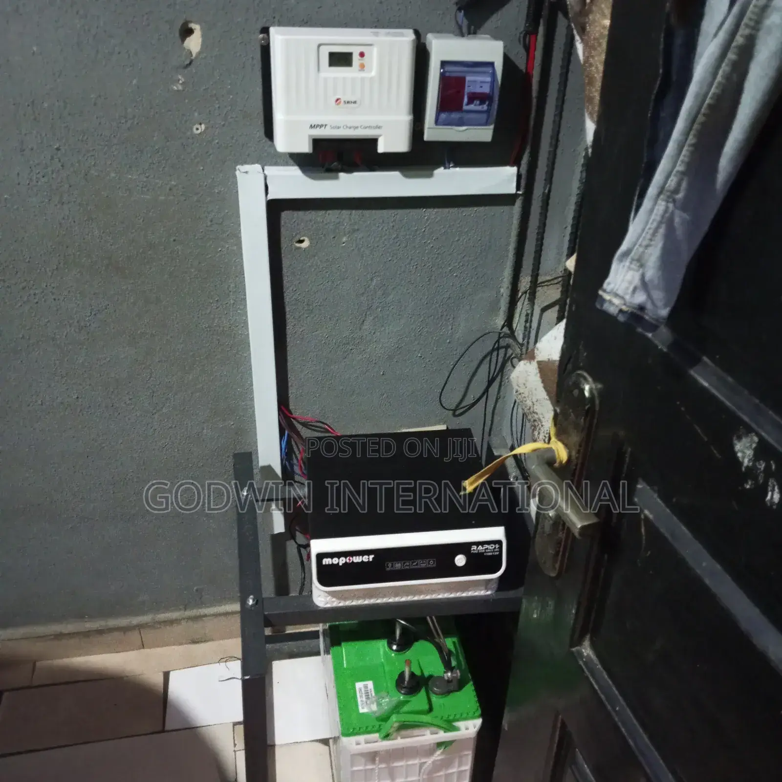 Complete 1 Battery Solar System Setup