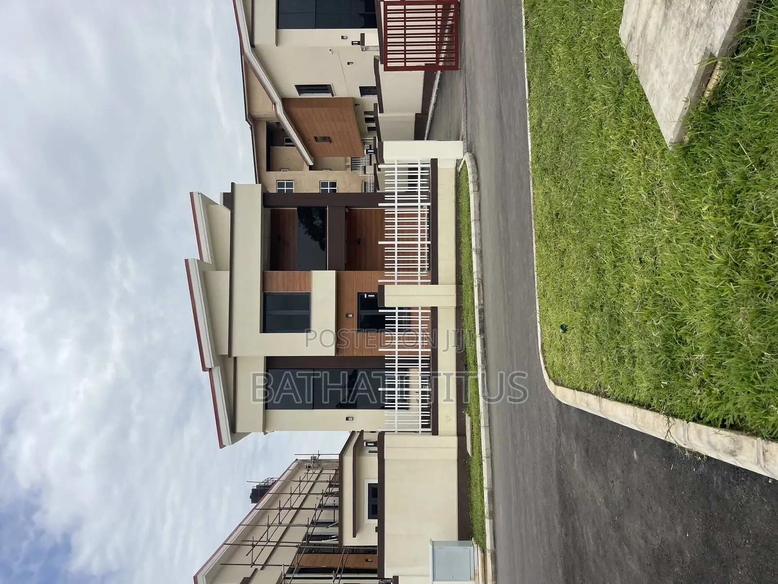 4bdrm Duplex in Life Camp for sale