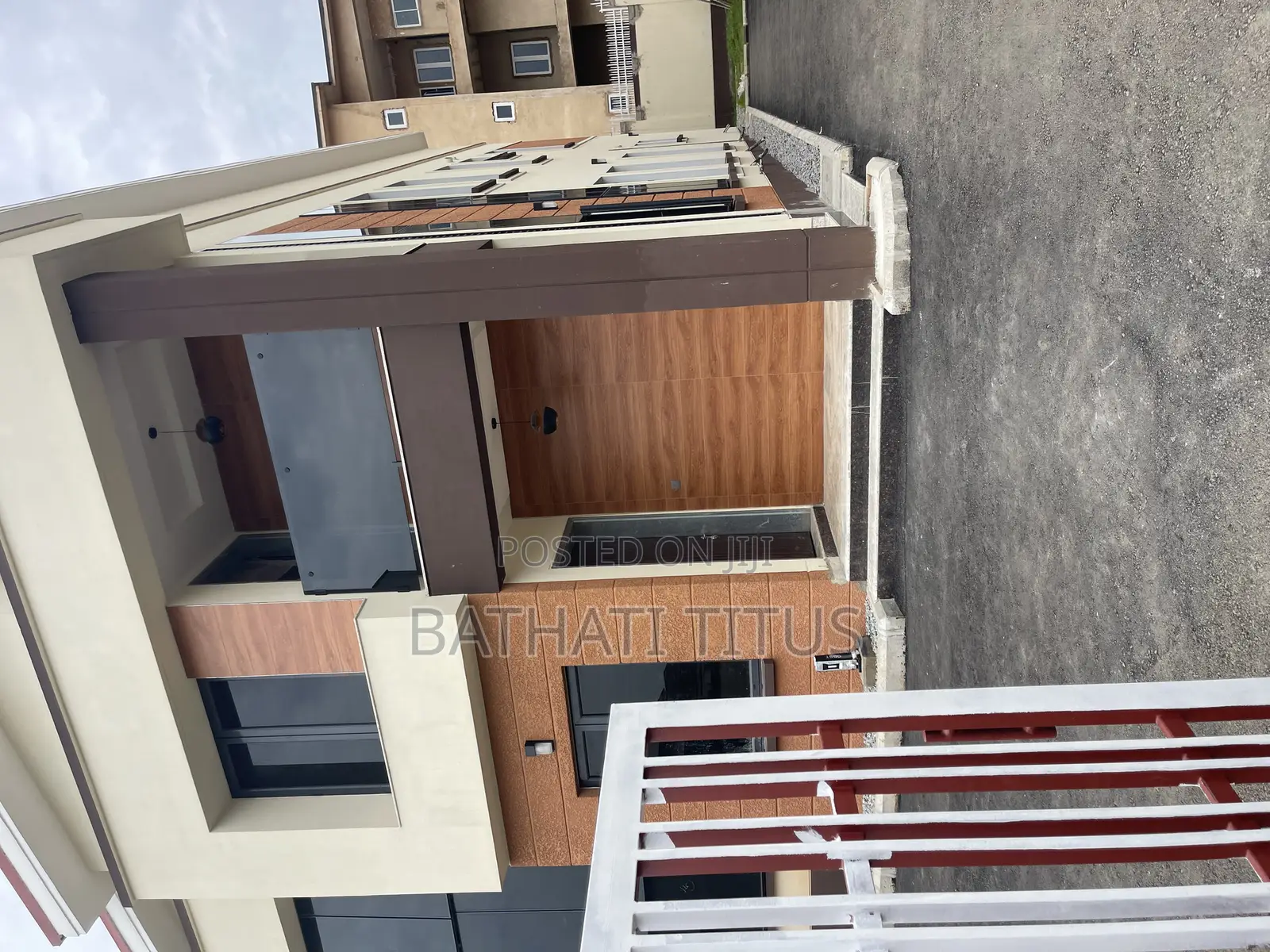4bdrm Duplex in Life Camp for sale